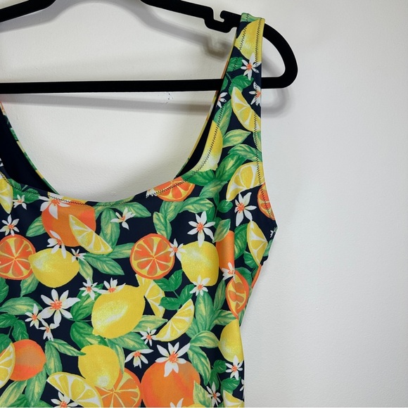 Old Navy | Lemon Print Women's Swimsuit| Twist-Back Cutout One-Piece Swimsuit - Picture 3 of 6